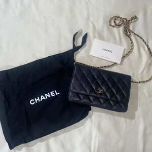 New CHANEL Caviar Wallet on Chain